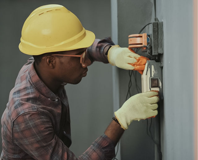 Chuveiro Elétrico em Santos: Instalação, Manutenção e Segurança com Eletricista carlos silva